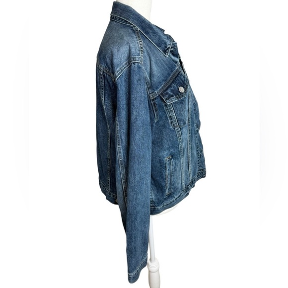 GAP trucker style Blue Jean Jacket size large closet staple - Picture 7 of 13